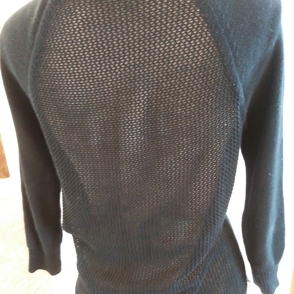 Sweater. - Picture 6 of 6